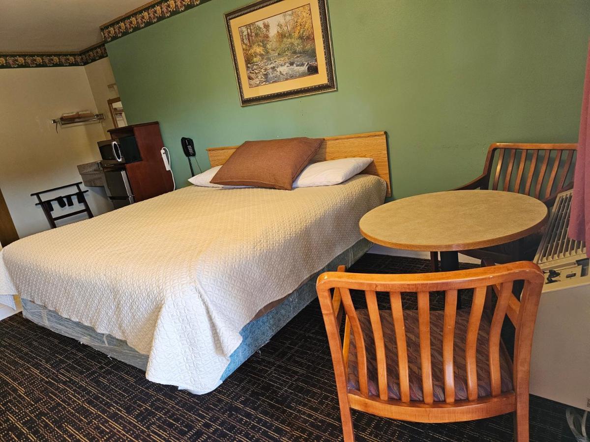 Travelers Motel